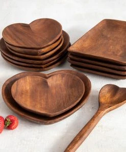 Natural Life Set Of 4 Wooden Plates
