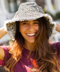 Natural Life Bucket Hat 21 Natural Life Bucket Hat