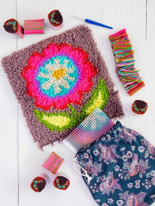 Natural Life FUN & GIFTS Latch Hook Kit