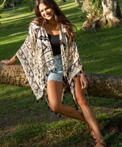 Natural Life NEW & TRENDING Border Kimono