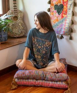 Natural Life Tufted Lounge Bed