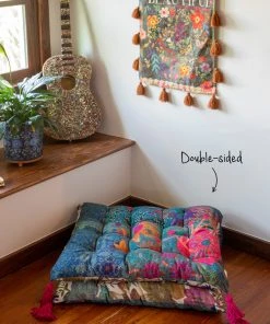 Natural Life Tufted Lounge Bed