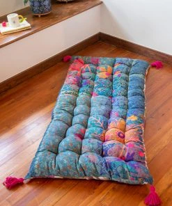 Natural Life Tufted Lounge Bed