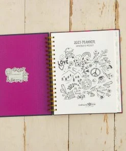 Natural Life 2022-23 17 Month Planner Gifts & Fun Things