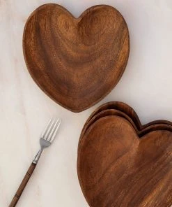 Natural Life Set Of 4 Wooden Heart Plates