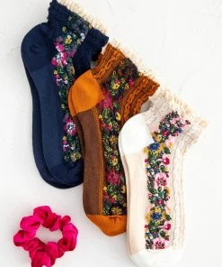 Natural Life Blossom Border Sock Set NEW & TRENDING
