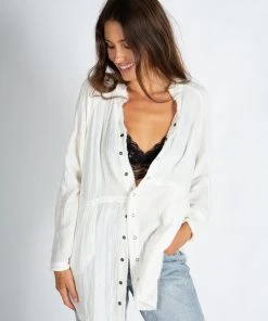 Natural Life NEW & TRENDING Laid Back Button Down